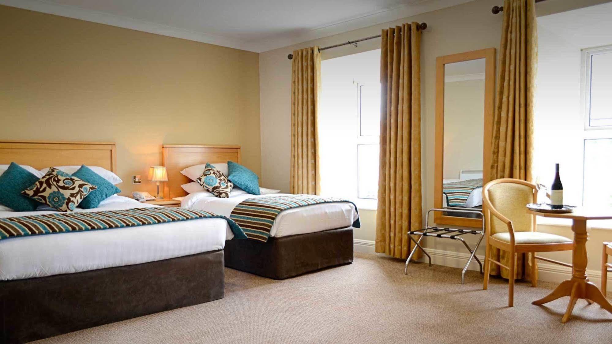 Cill Aodain Court Hotel คิลติแมค ภายนอก รูปภาพ